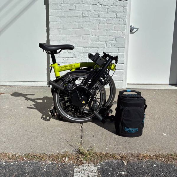 Brompton Electric C Line Explore, 12 Speeds, Mid Handlebar, Yuzu Lime [Used}