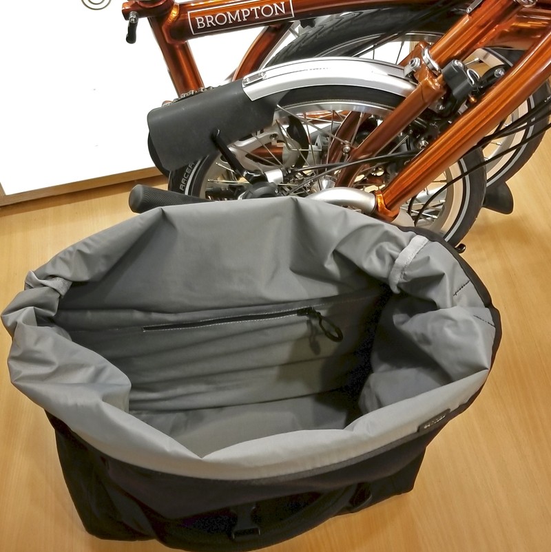 4 Things To Consider When Choosing A Brompton Bag – Curbside Cycle