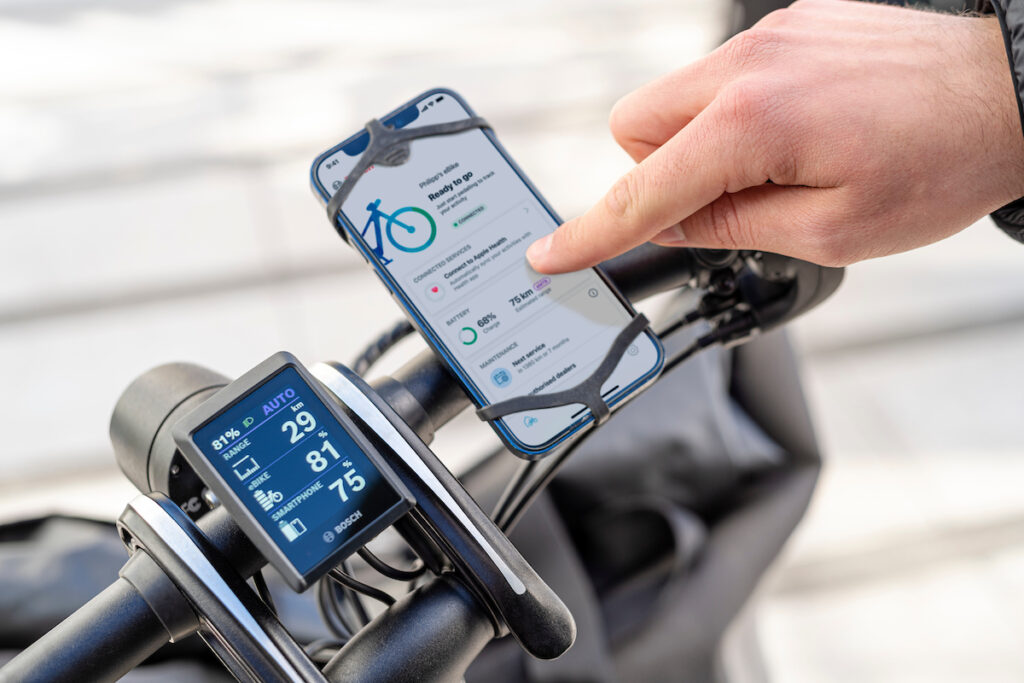 Cockpit of HSD Gen 2 with the Bosch eBike Flow app in use