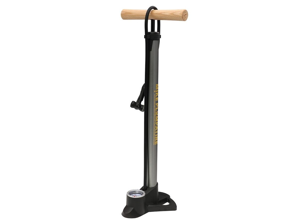 Mike Plumpatire fat tire floor pump by Rivendell.